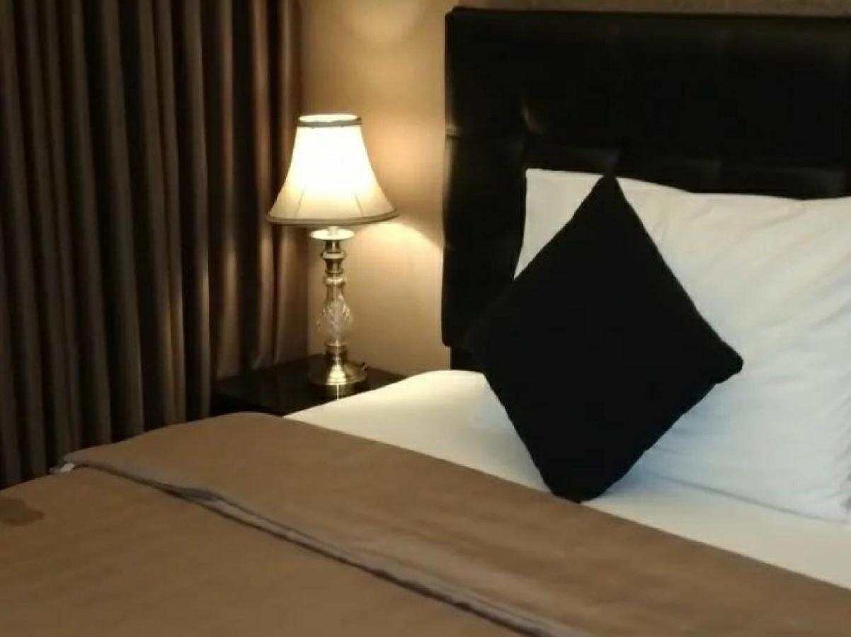 Apartement Grand Asia Afrika Bandung By House Of Tofi Exterior foto